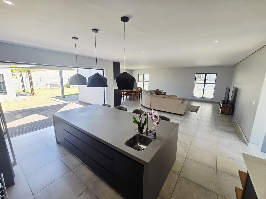 4 Bedroom Property for Sale in Kingswood Golf Estate Western Cape